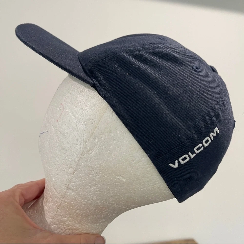 Youth VOLCUM Full Stone flexfit baseball cap Embroidered white logo